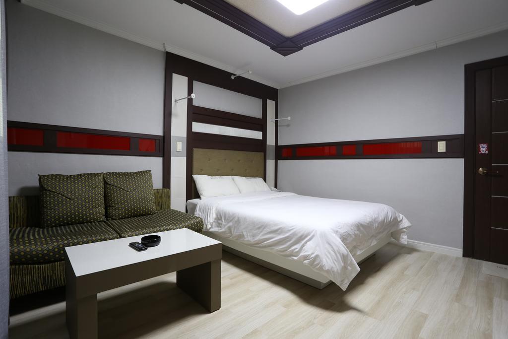Paradaise Motel Gangneung Buitenkant foto