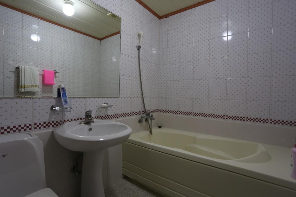 Paradaise Motel Gangneung Buitenkant foto