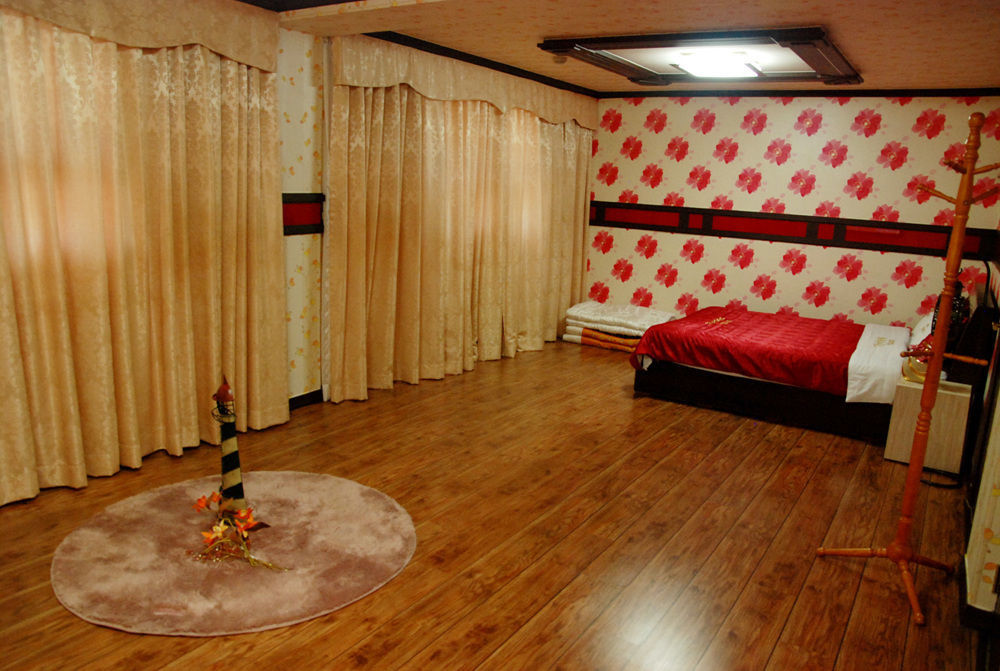 Paradaise Motel Gangneung Buitenkant foto
